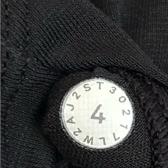 Lululemon Pushing Limits Bra- Black/ Size 4 - Picture 10 of 10